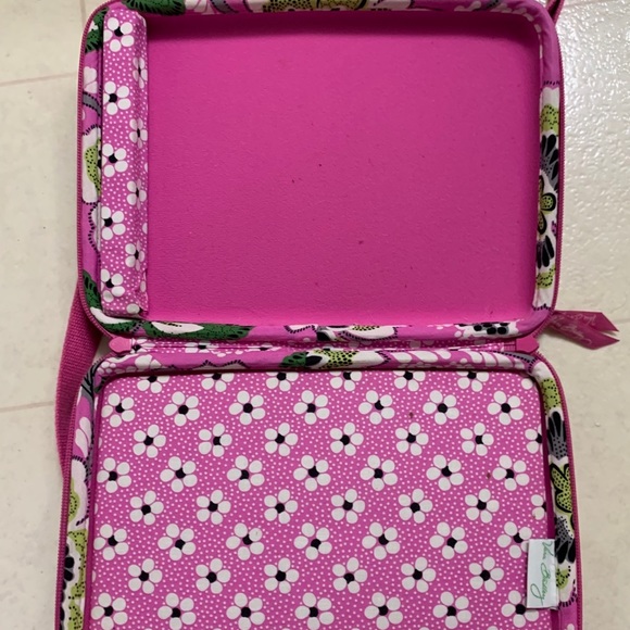 Vera Bradley Handbags - Vera Bradley IPad carrying case Vera Bradley Handbags - Vera Bradley IPad carrying case